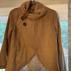 Medium button sweater